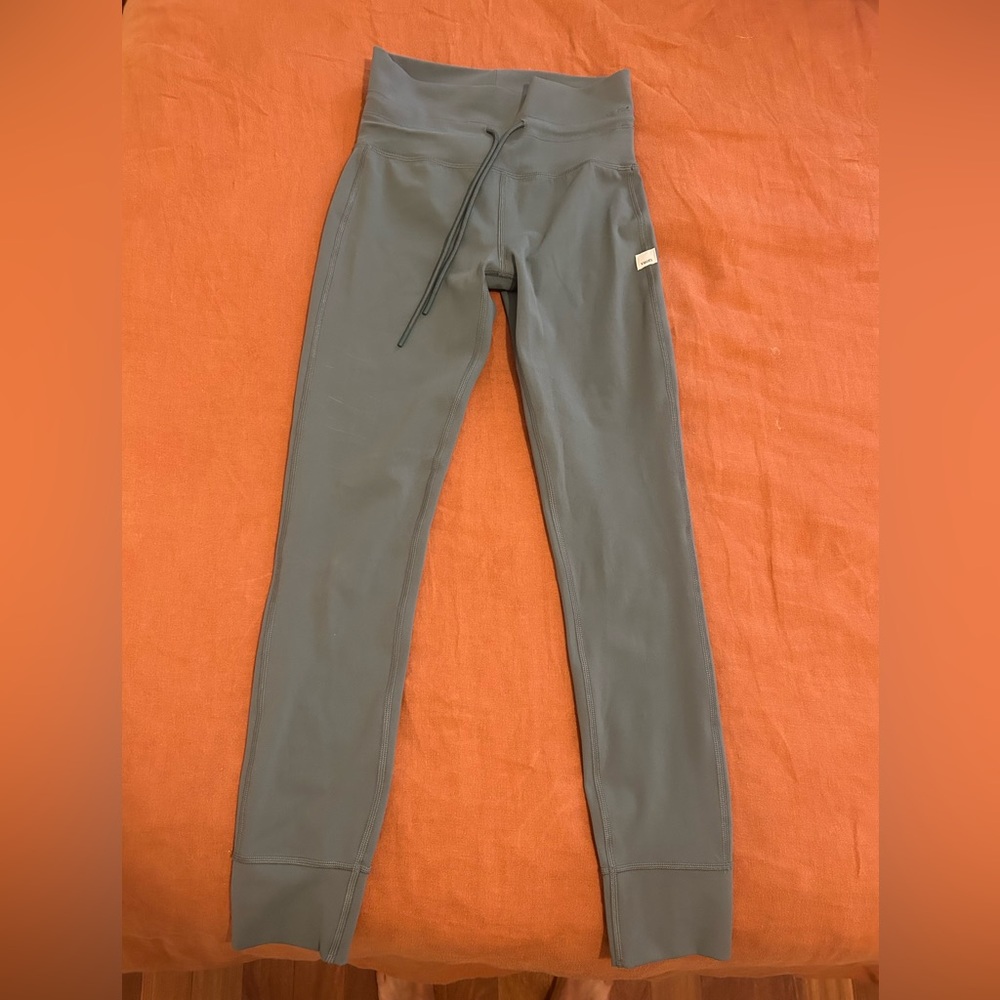Vuori Olive Green High-Waisted Leggings
